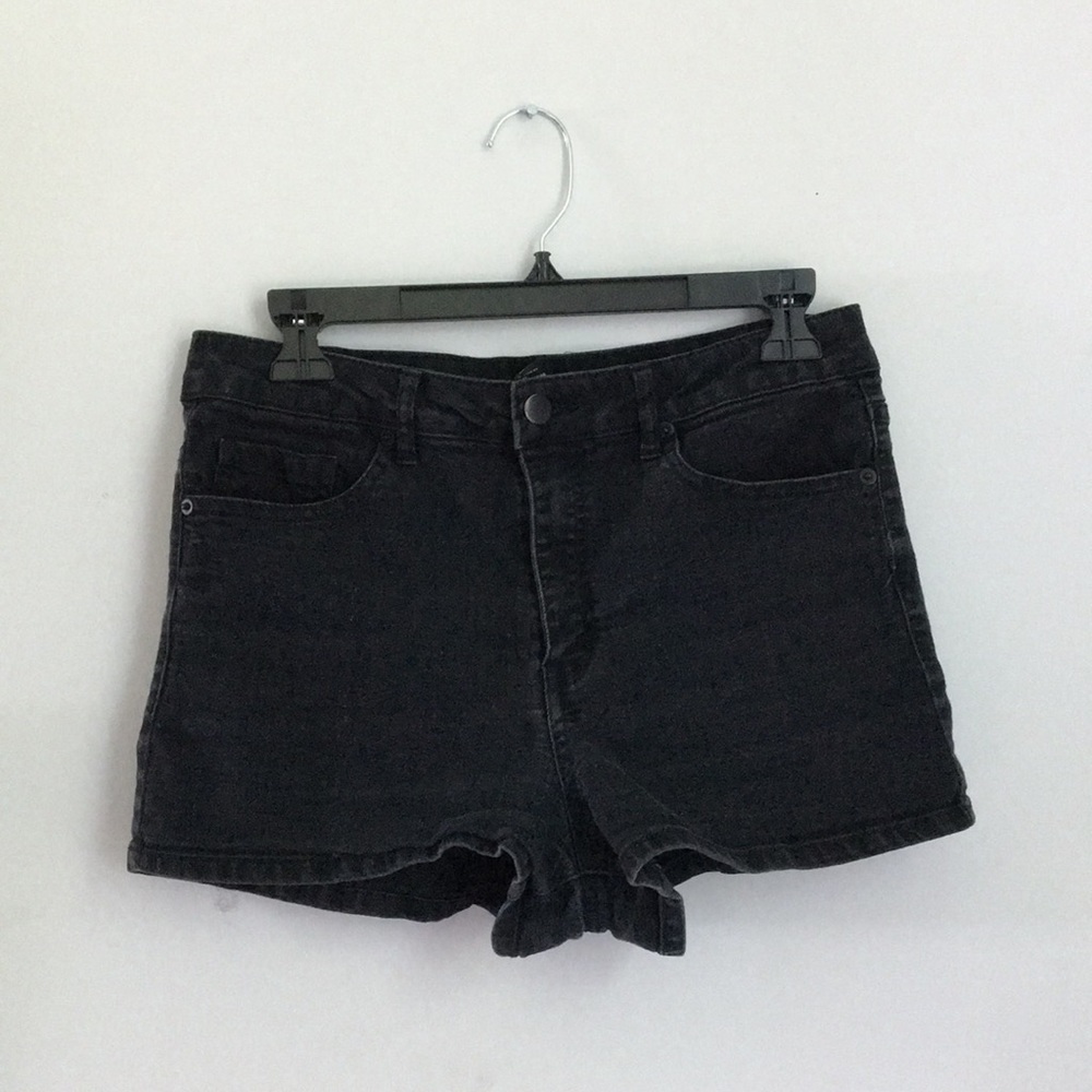 ✨Black Shorts✨